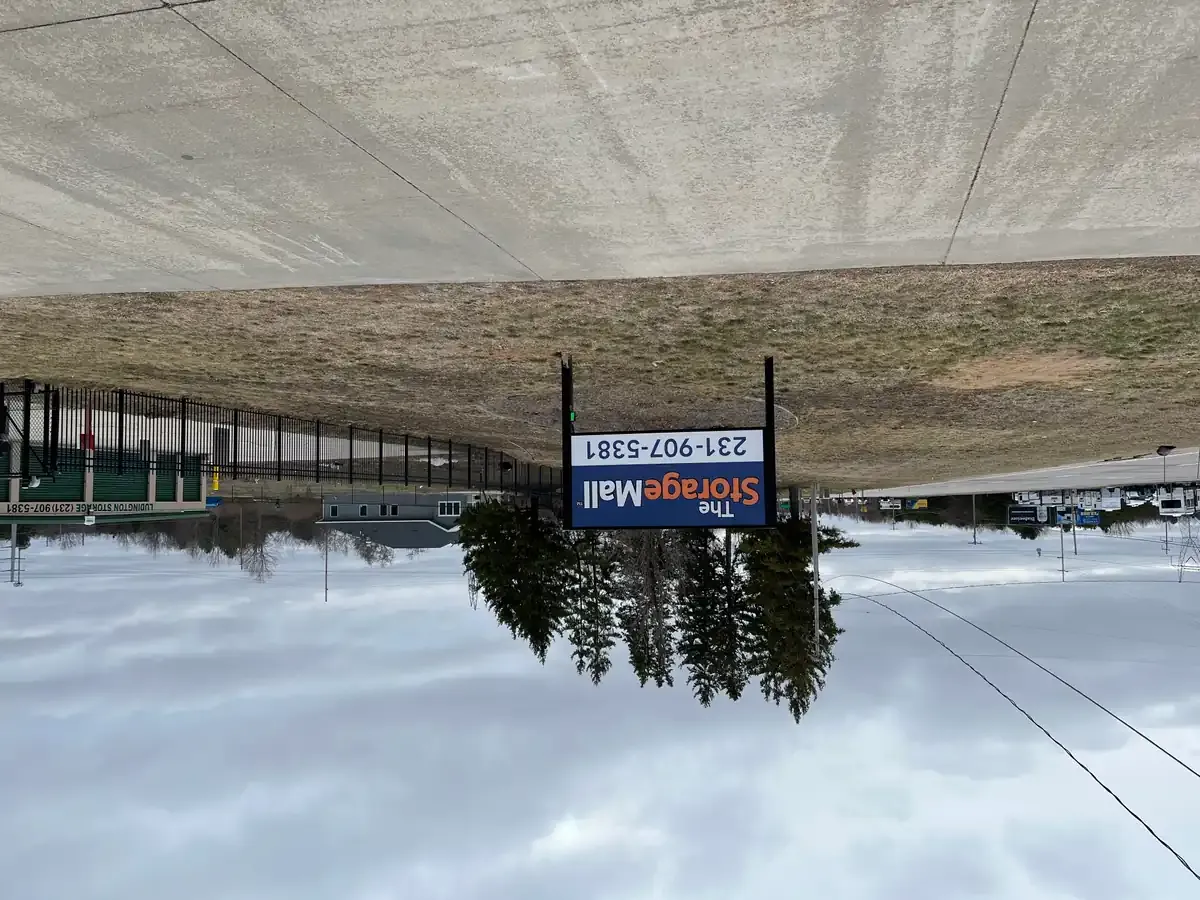 Storage Mall sign